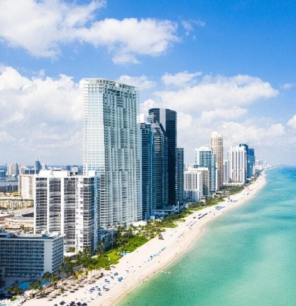 How Our Dirty Cleanup Service Transforms Homes and Yards in Miami, FL, USA