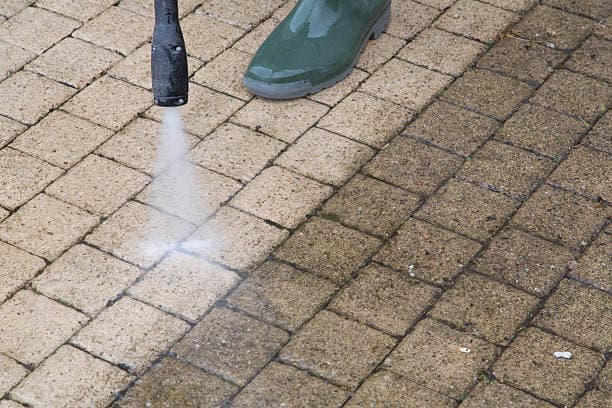 5 Signs Your Home Needs a Power Wash This Week