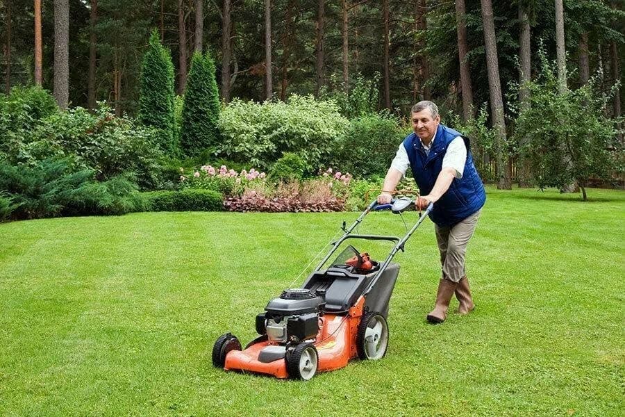 Why Local Lawn Mowing Companies Deliver Better Results